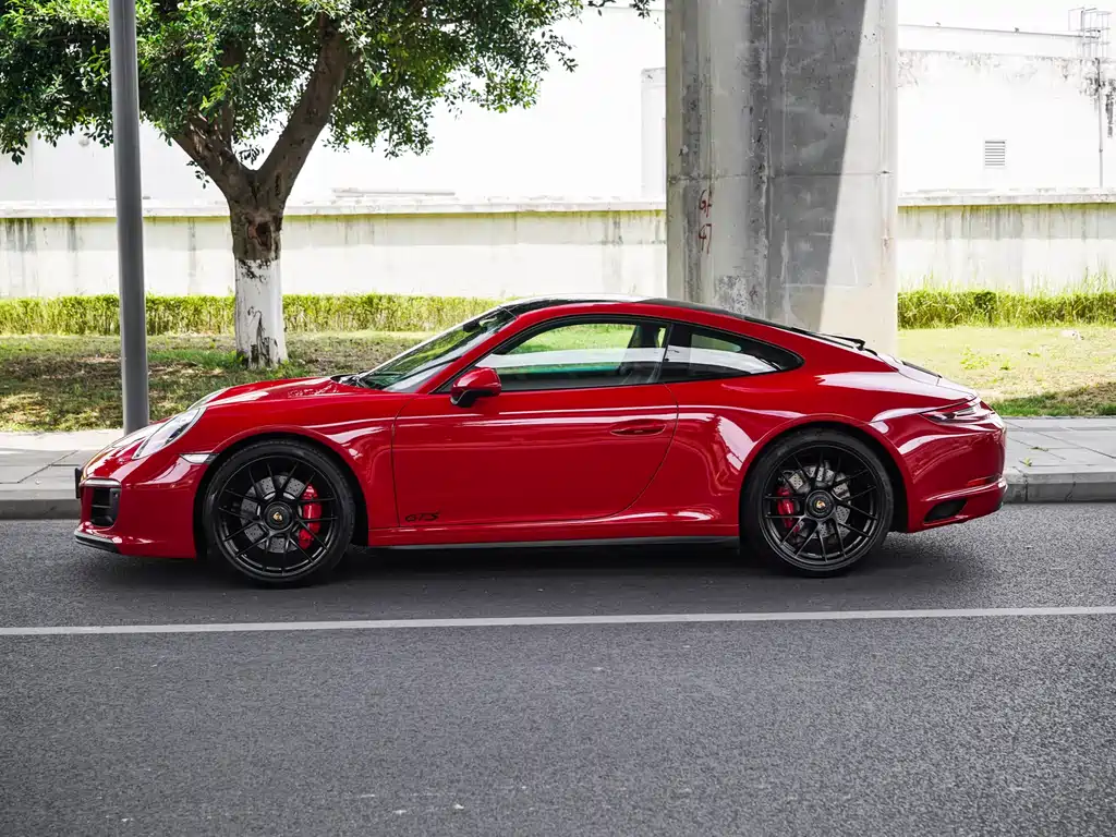 Porsche 911 2017 Carrera 4 GTS 3.0T