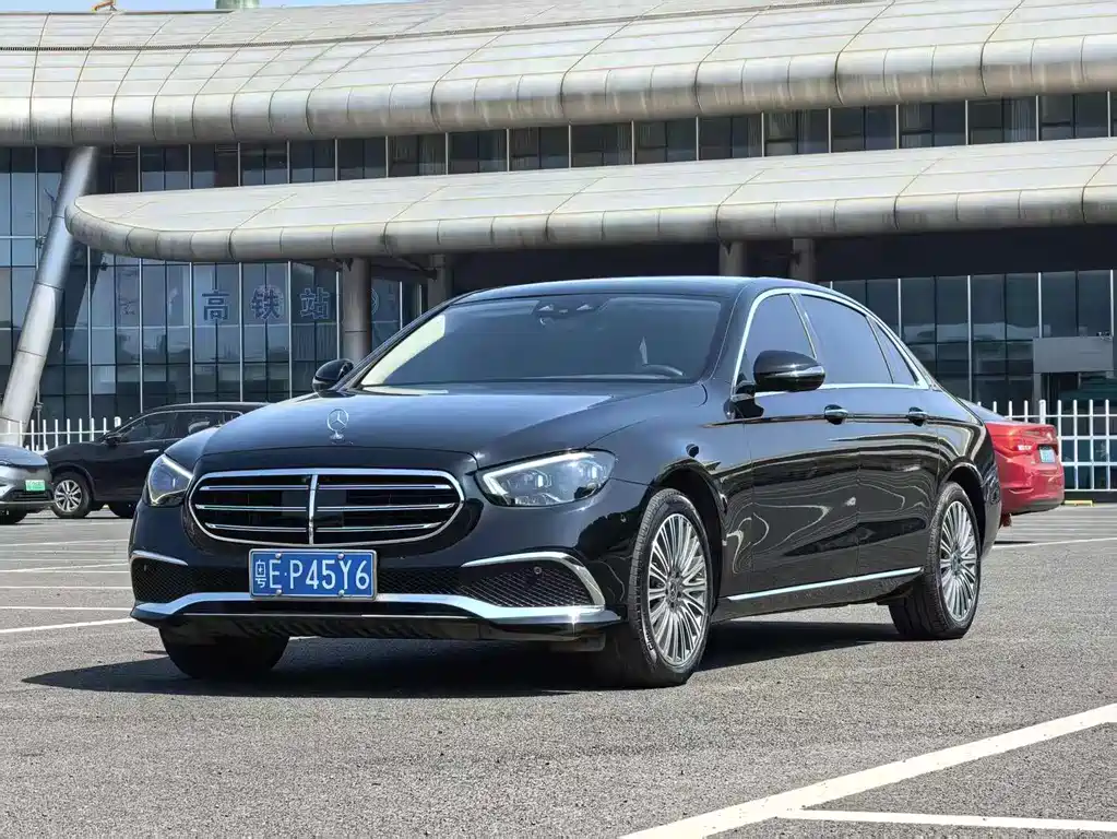 Mercedes-Benz E-Class 2022