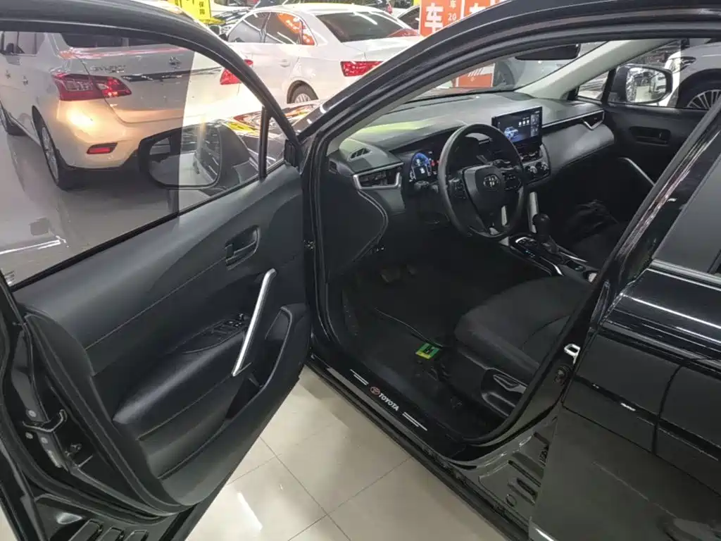 Toyota Corolla Cross — миниатюра 16