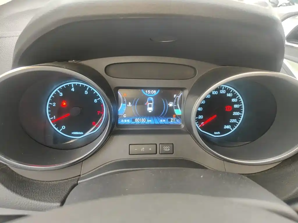 BYD Yuan — миниатюра 16