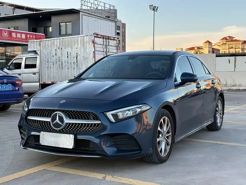 2019 Mercedes-Benz A-klasse - zdjęcie 1 z 9