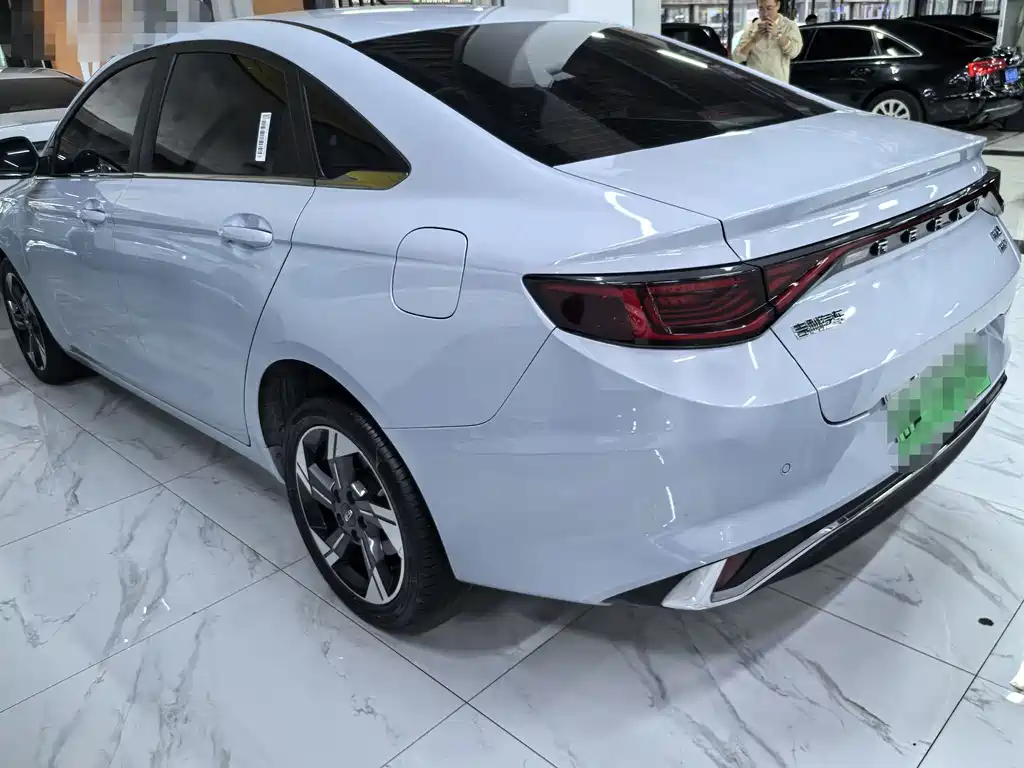 Geely L HiP — миниатюра 4