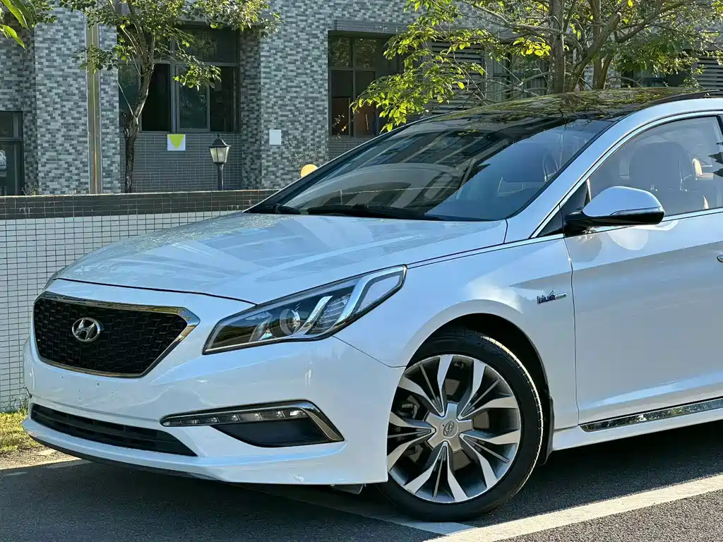 Hyundai Sonata — миниатюра 3