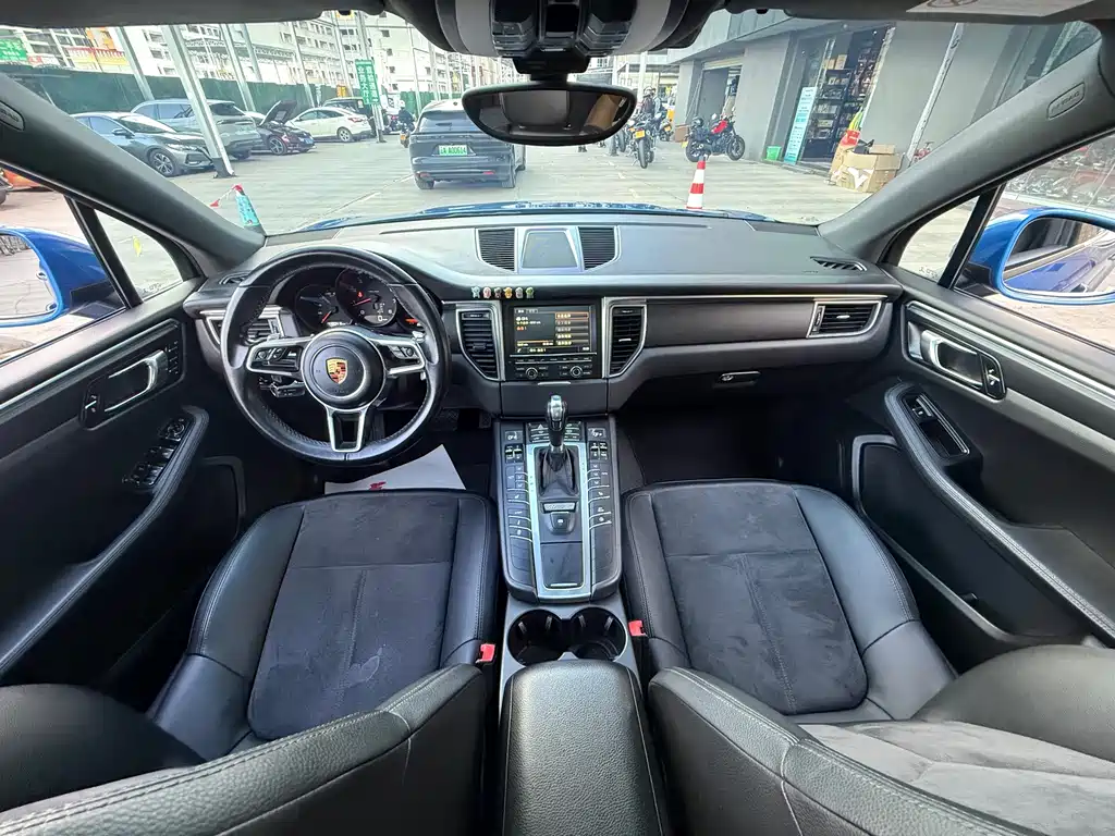 Porsche Macan — миниатюра 11