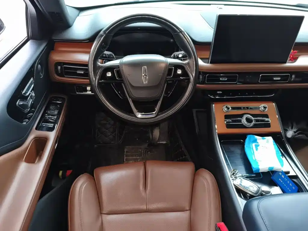 Lincoln Aviator — миниатюра 6