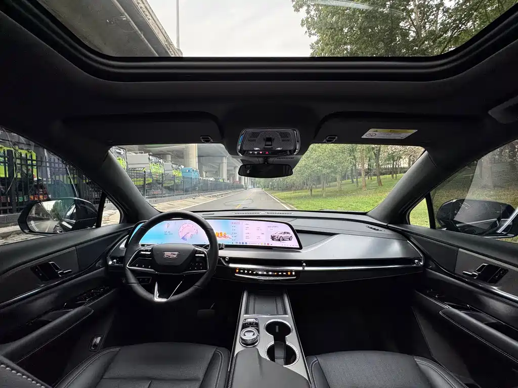 Cadillac XT5 — миниатюра 15