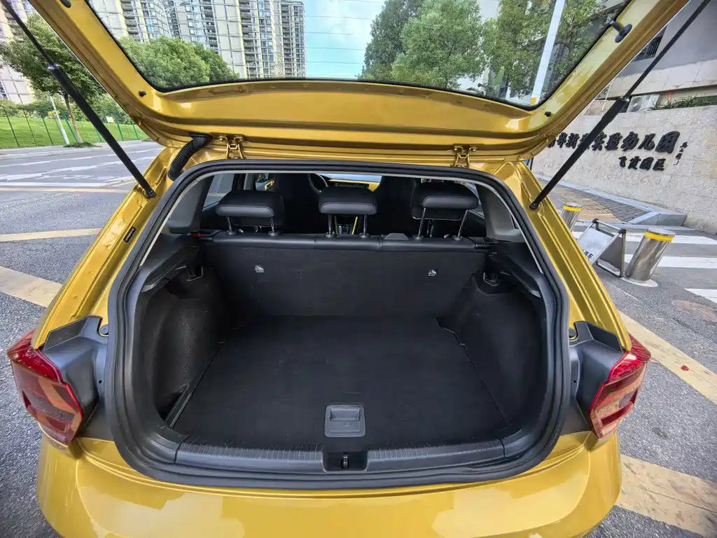 Volkswagen Polo — миниатюра 11