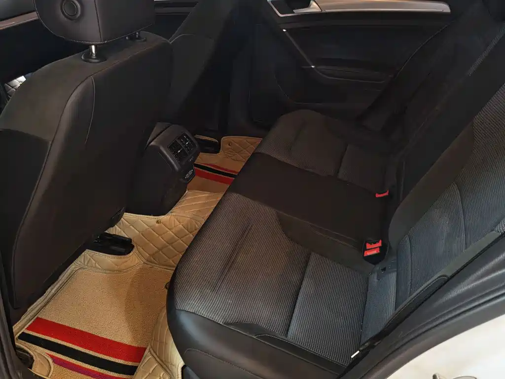 Volkswagen Golf — миниатюра 6