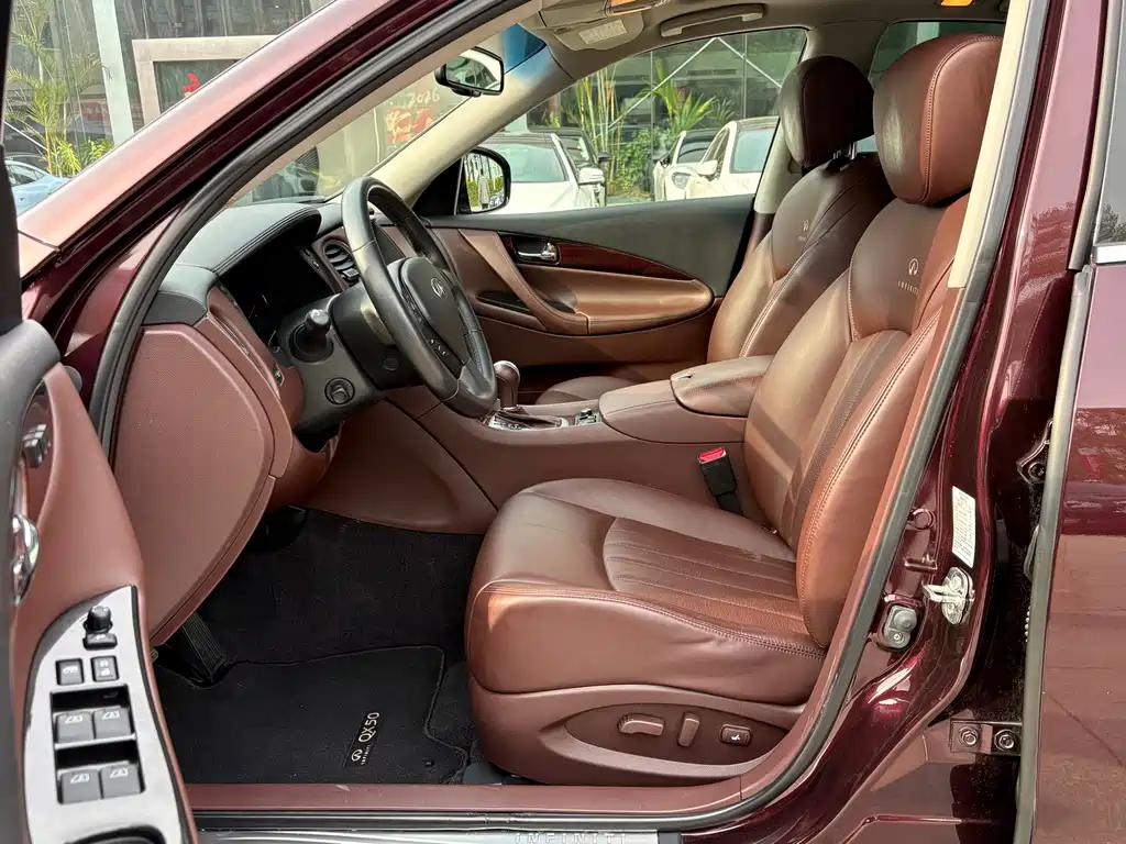 Infiniti QX50 2013 2.5L