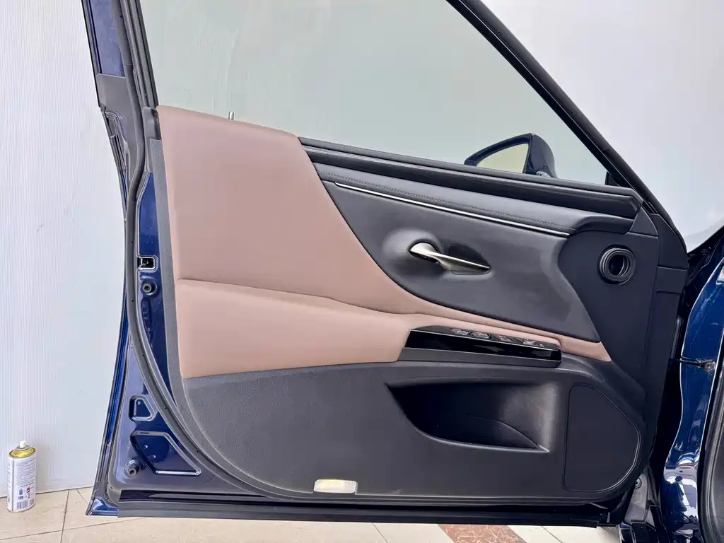 Lexus ES — миниатюра 7