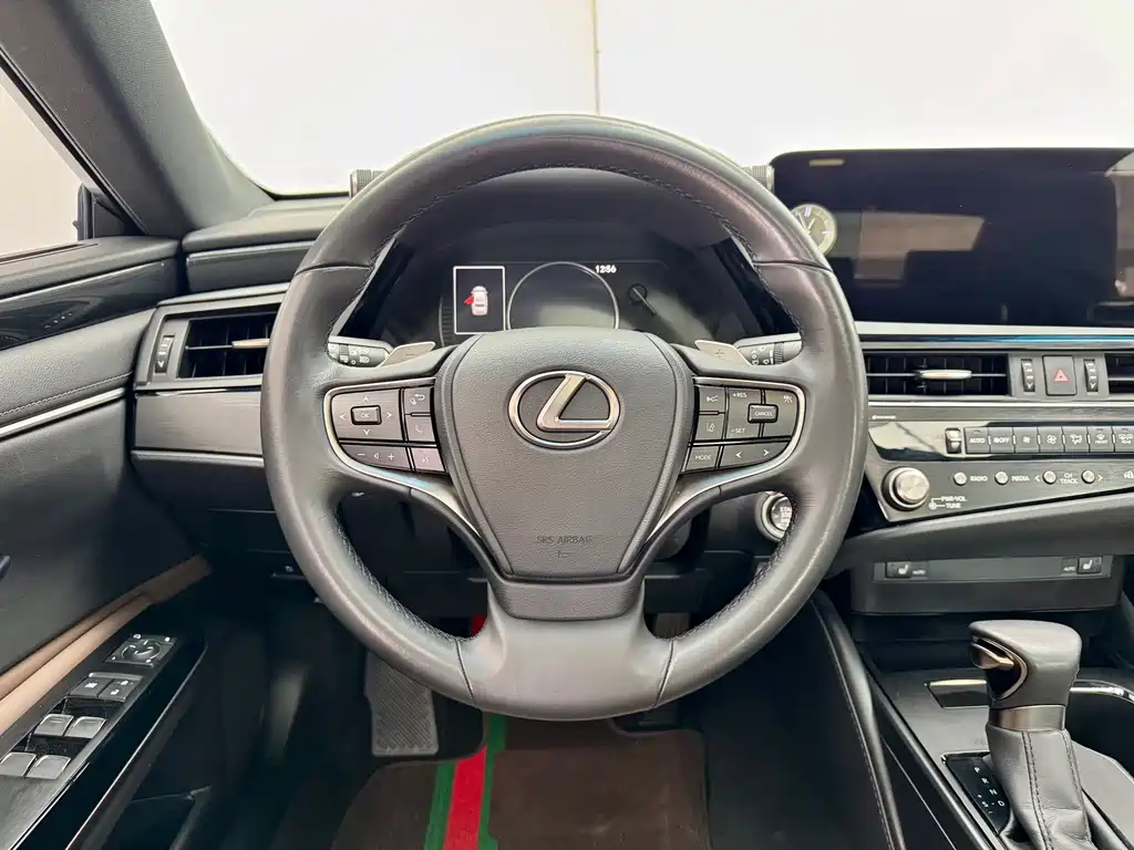 Lexus ES — миниатюра 16