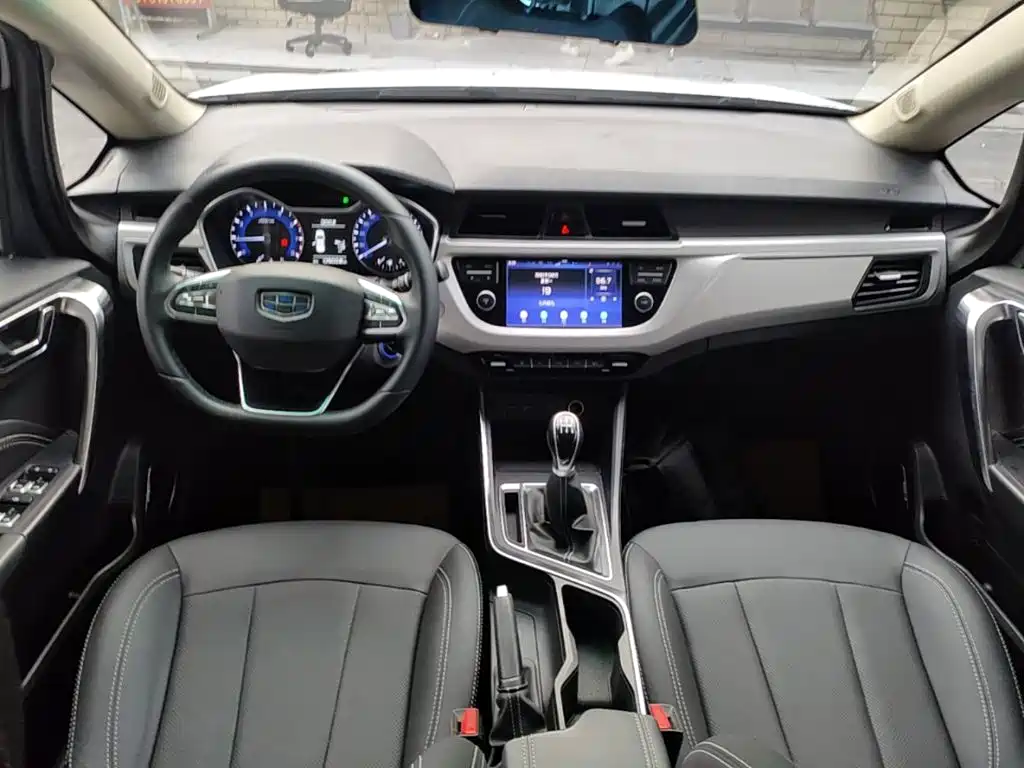 Geely Vision X3 — миниатюра 10