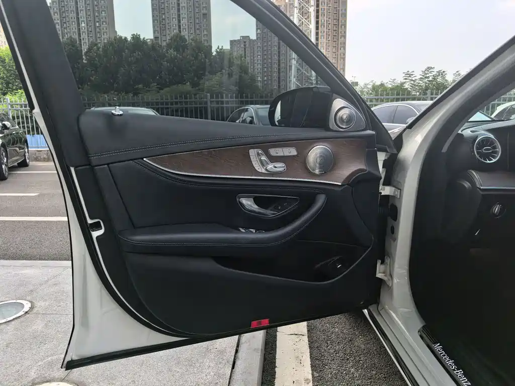 Mercedes-Benz E-Class New Energy — миниатюра 8