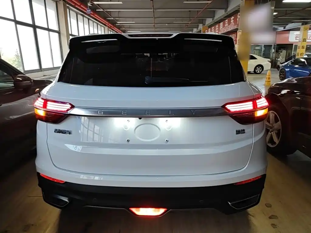 Geely Binyue — миниатюра 6
