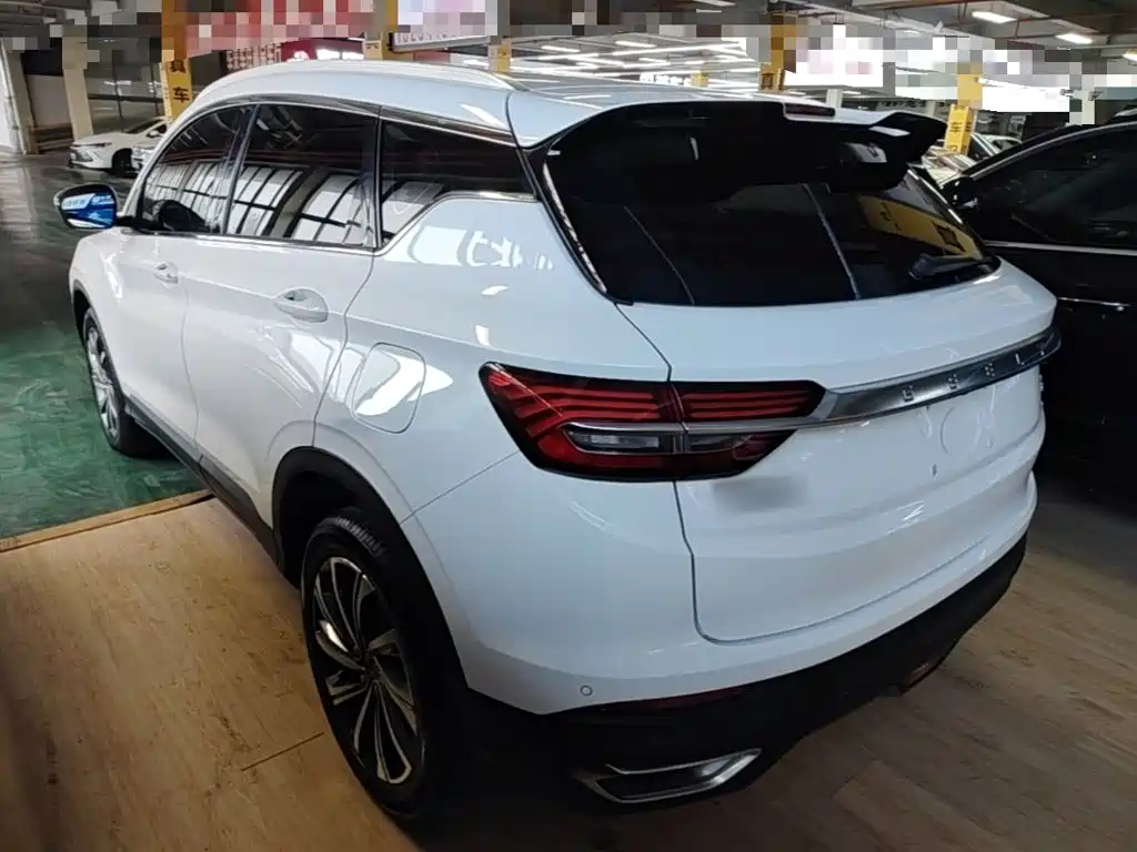 Geely Binyue — миниатюра 5