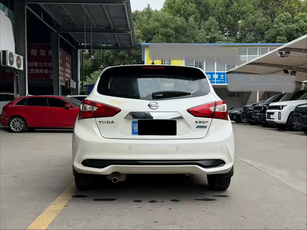 Nissan Tiida — миниатюра 8