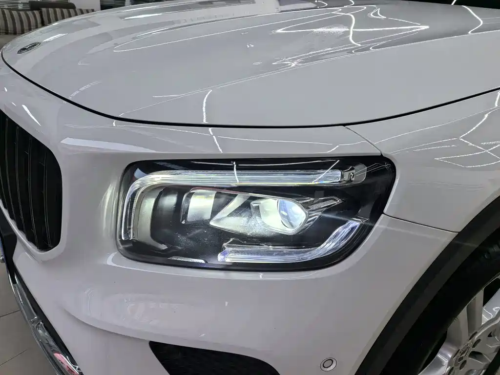 Mercedes-Benz GLB — миниатюра 17