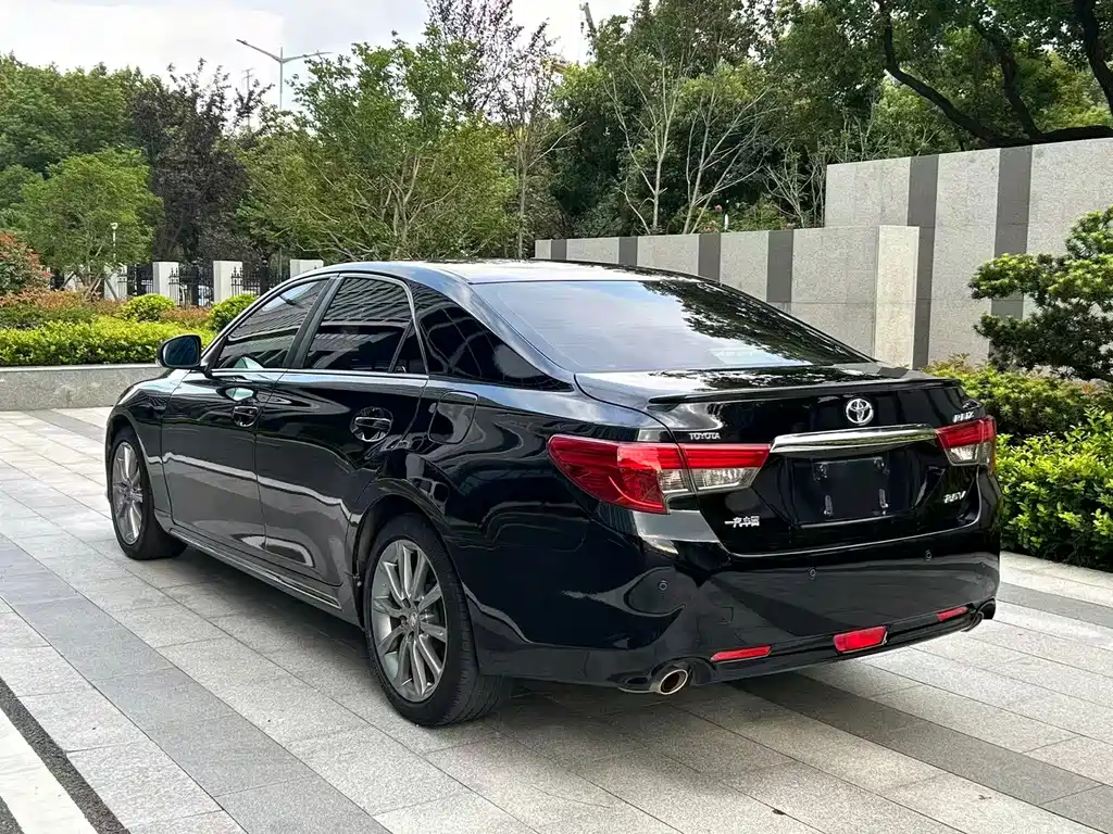 Toyota Reiz — миниатюра 4