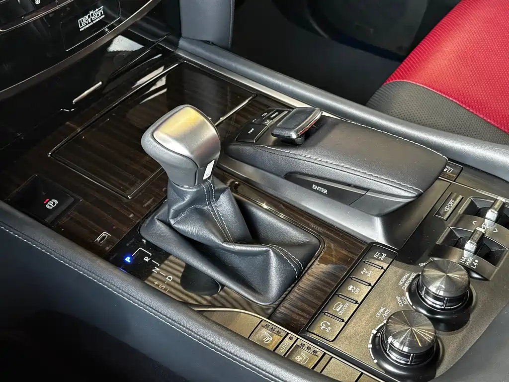 Lexus LX 2019 570