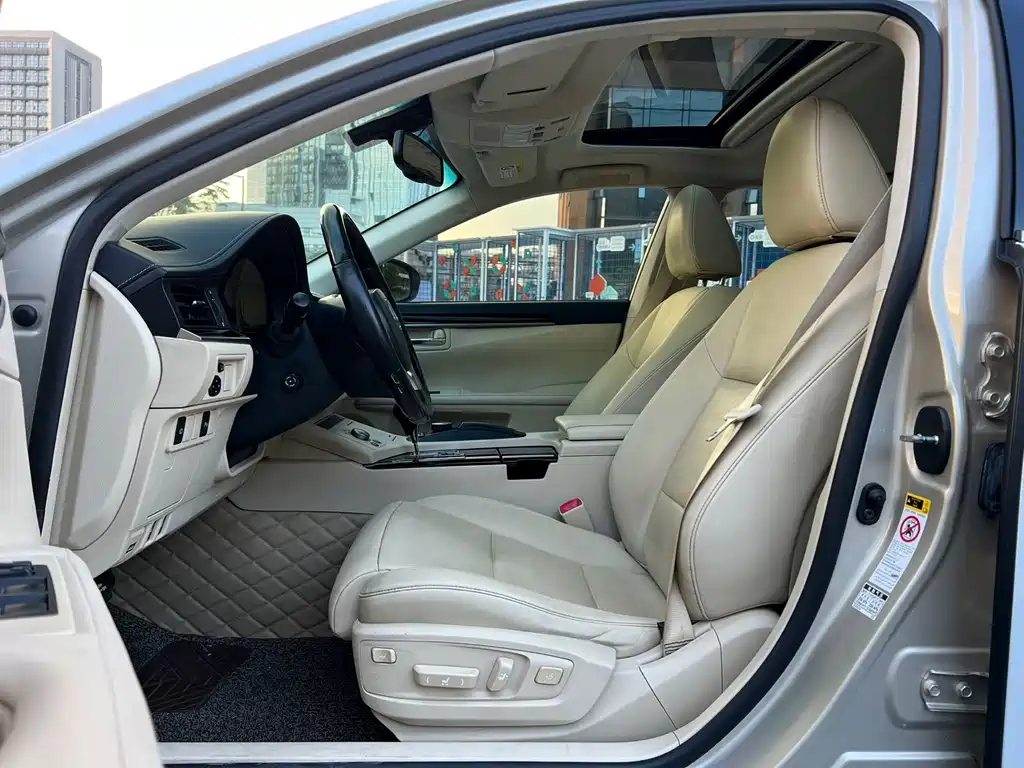 Lexus ES — миниатюра 9