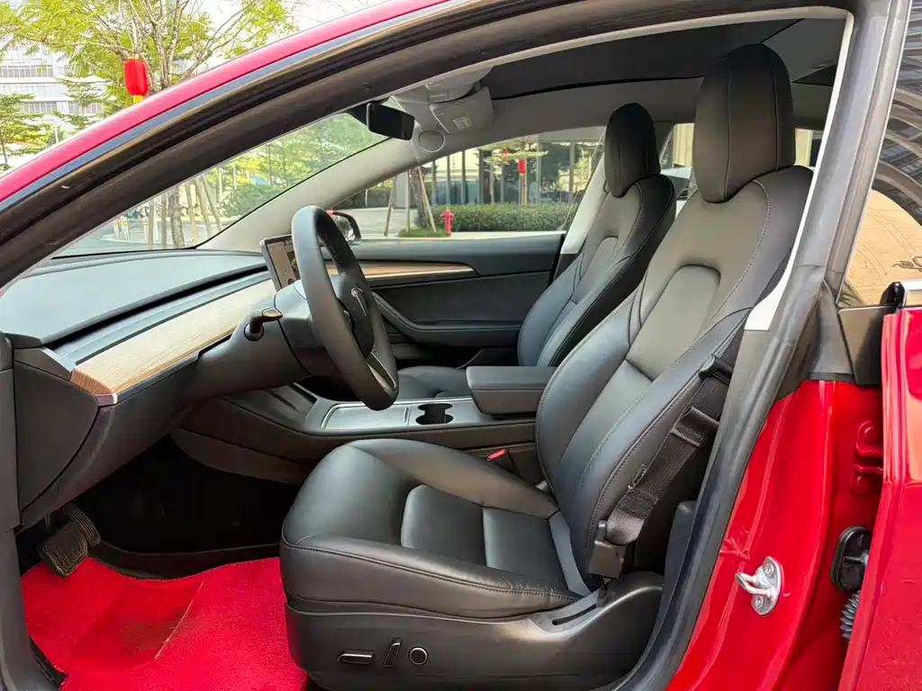 Tesla Model 3 — миниатюра 9