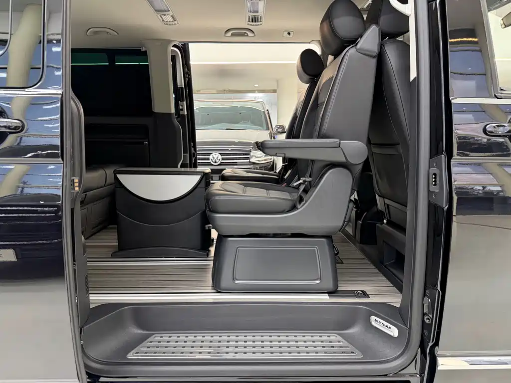 Volkswagen Multivan — миниатюра 11