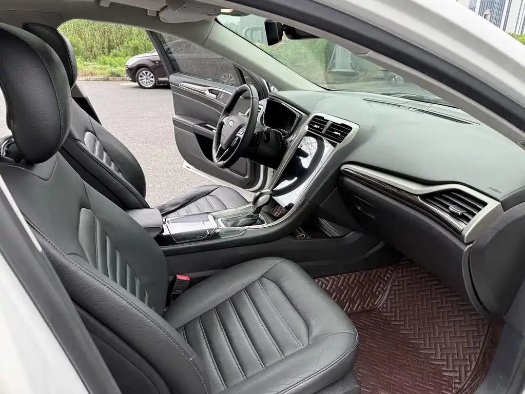 Ford Mondeo — миниатюра 10