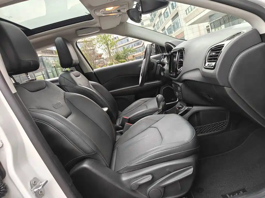 Jeep Compass — миниатюра 22