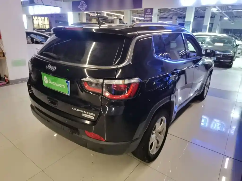 Jeep Compass — миниатюра 7