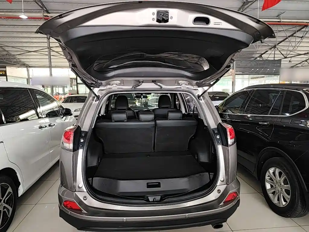 Toyota RAV4 — миниатюра 19
