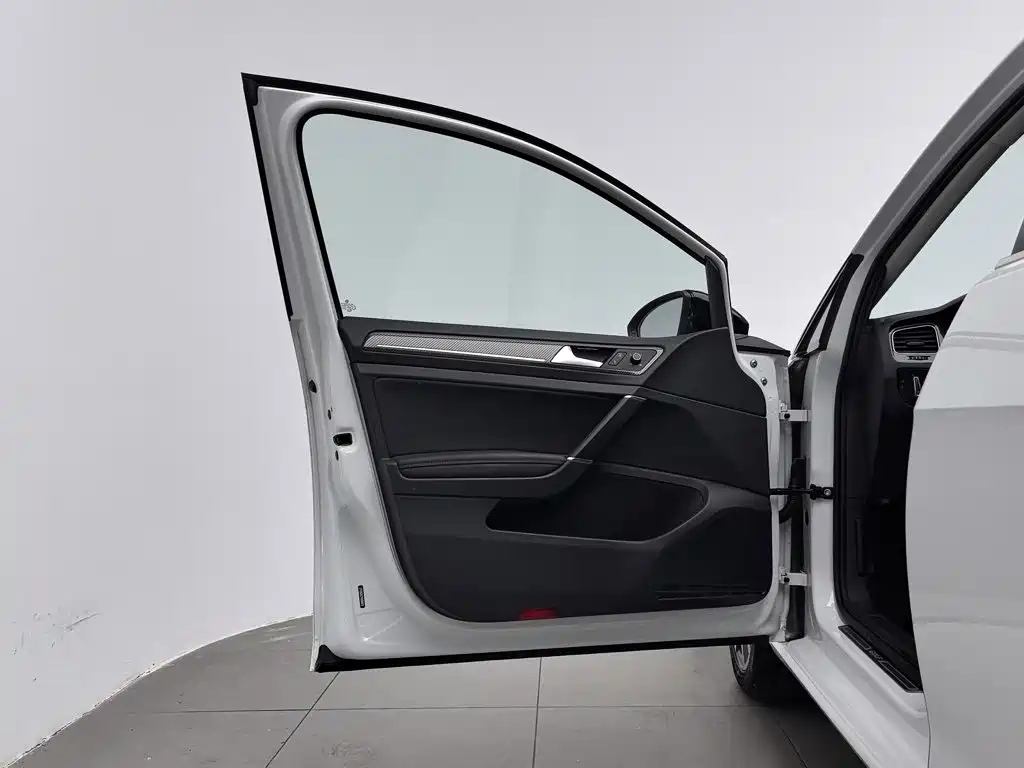 Volkswagen Golf — миниатюра 8