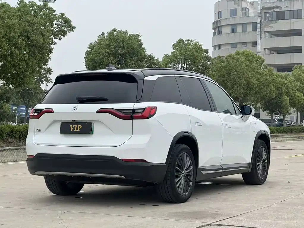 NIO ES8 2018 355KM мест