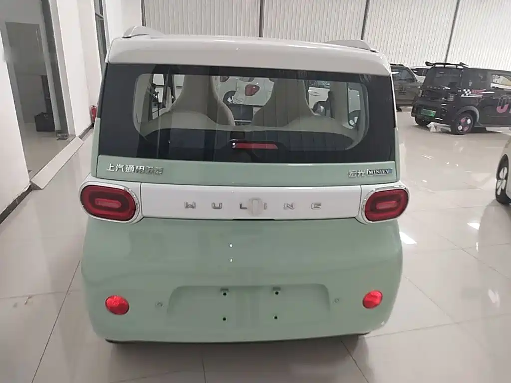 Wuling MINIEV — миниатюра 6