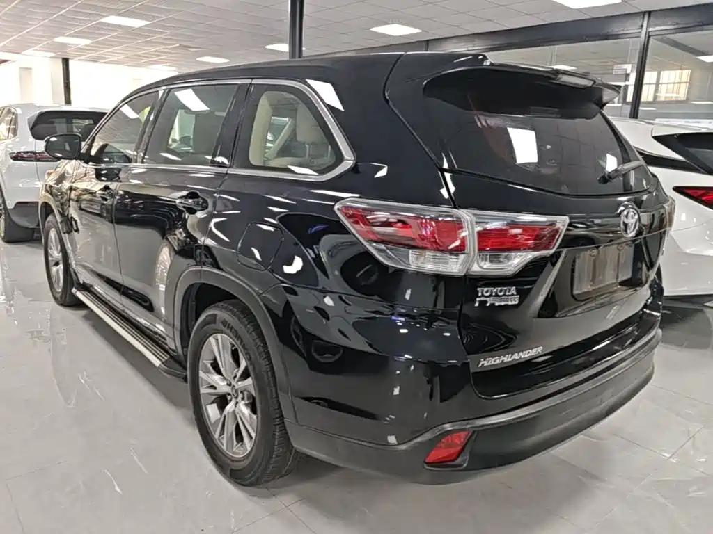 Toyota Highlander 2017 2.0T Elite 7 мест