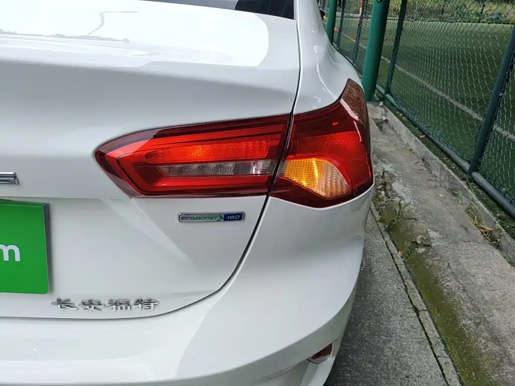 Ford Focus 2021 EcoBoost 180 AT
