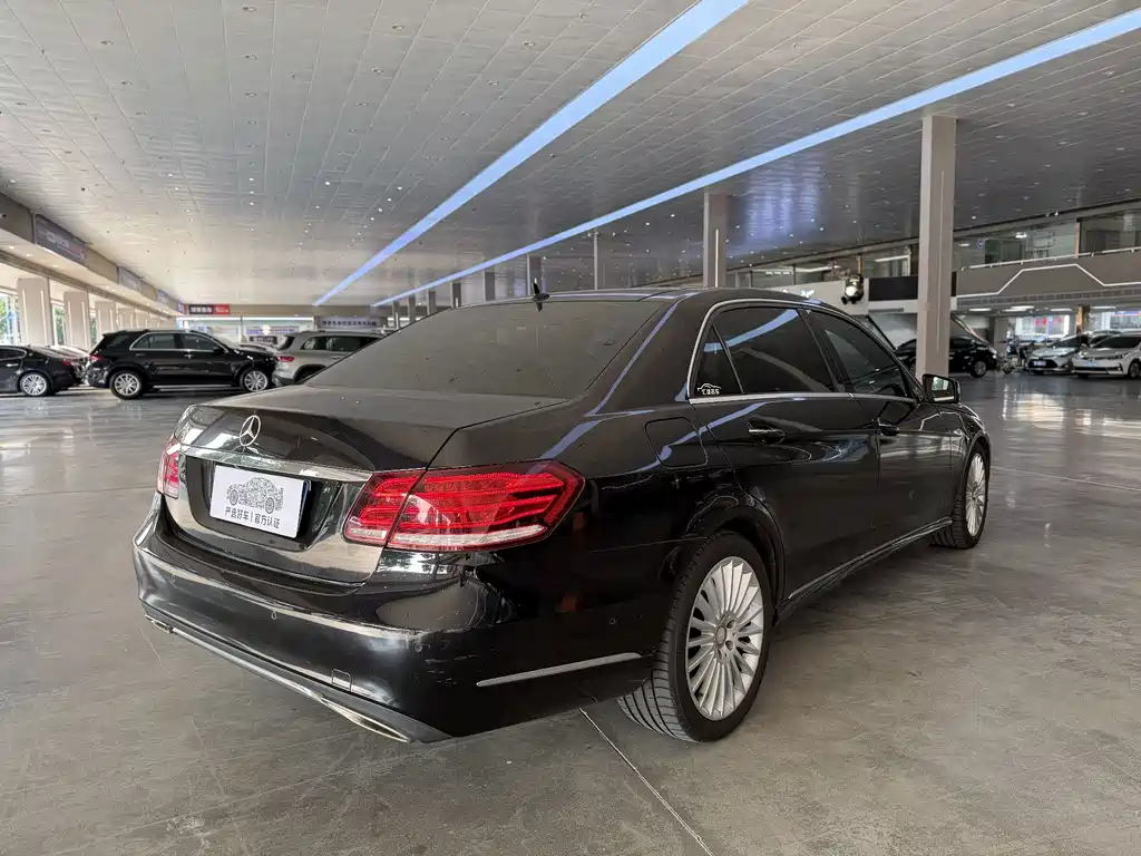 Mercedes-Benz E-Class — миниатюра 16
