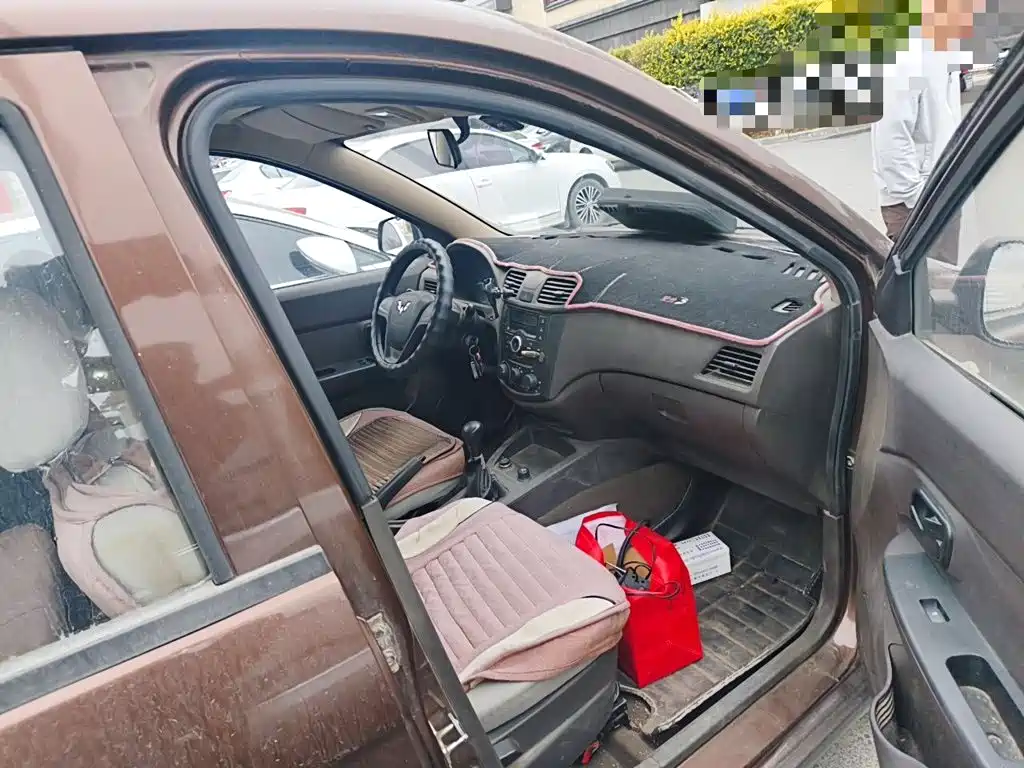 Wuling Hongguang — миниатюра 19