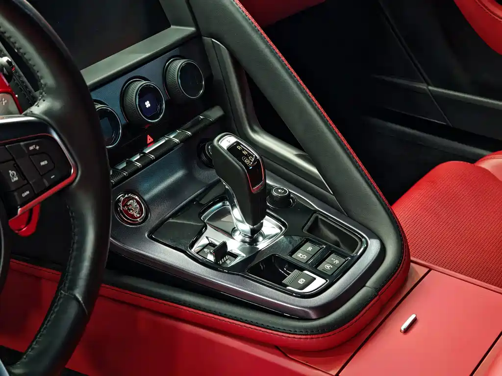 Jaguar F-TYPE — миниатюра 13