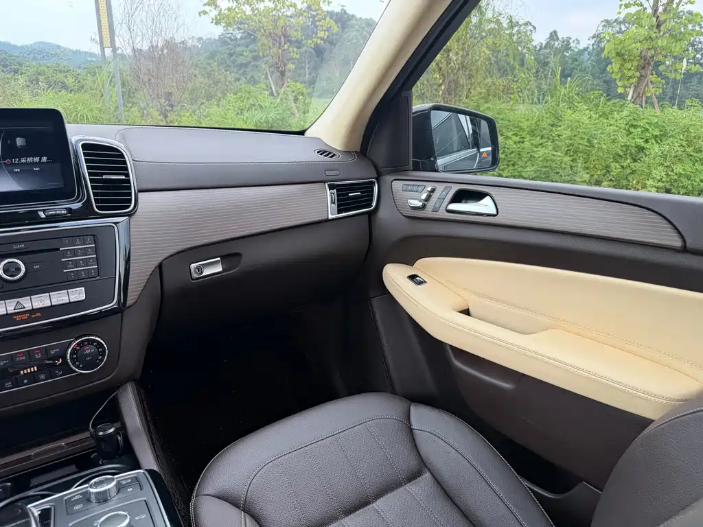 Mercedes-Benz GLS — миниатюра 12