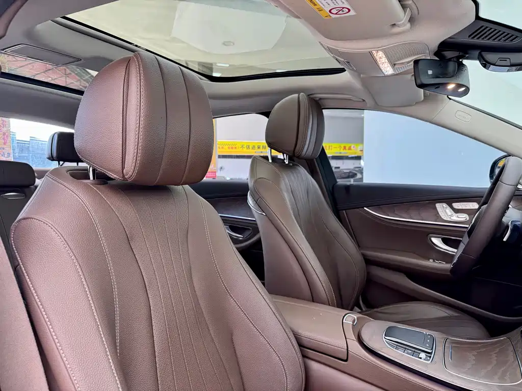 Mercedes-Benz E-Class — миниатюра 16