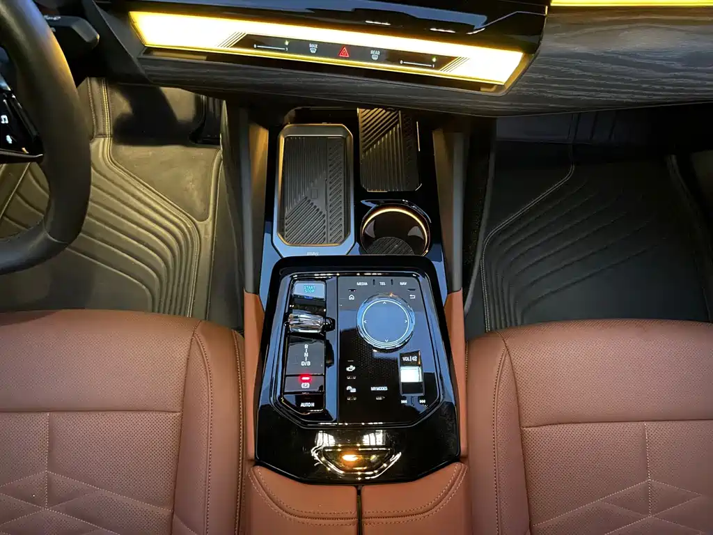 BMW i5 — миниатюра 12