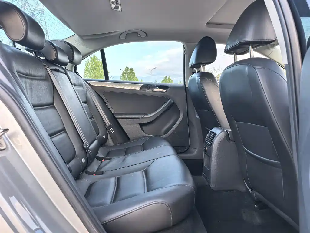 Volkswagen Sagitar — миниатюра 12