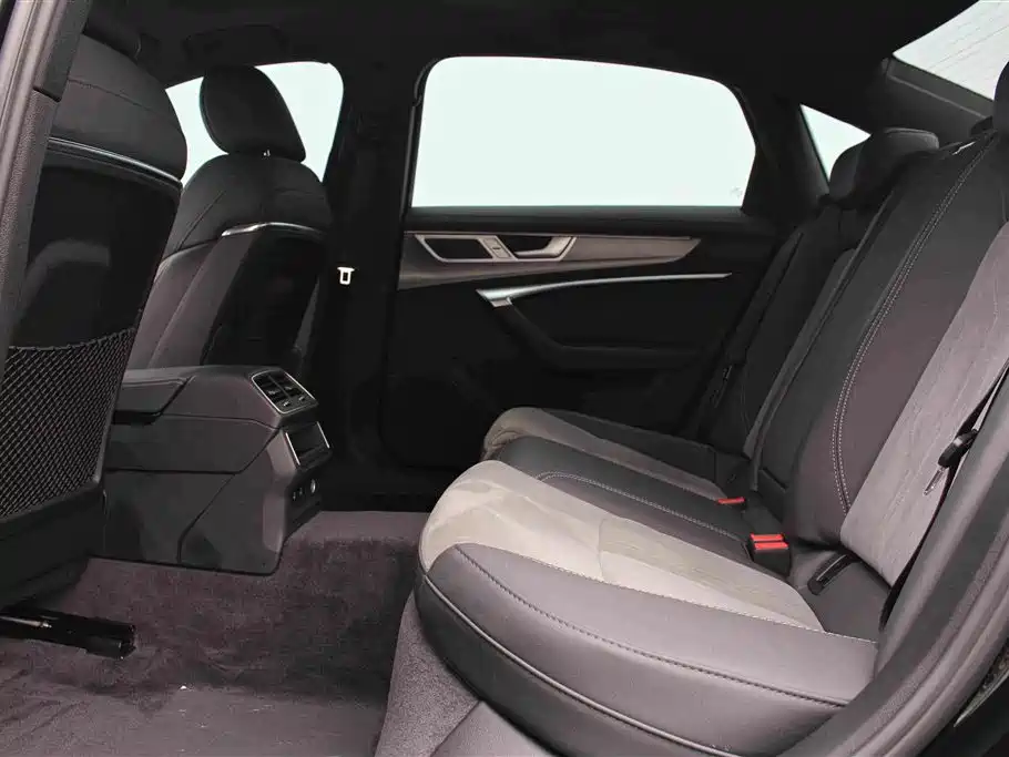 Audi A6L — миниатюра 12