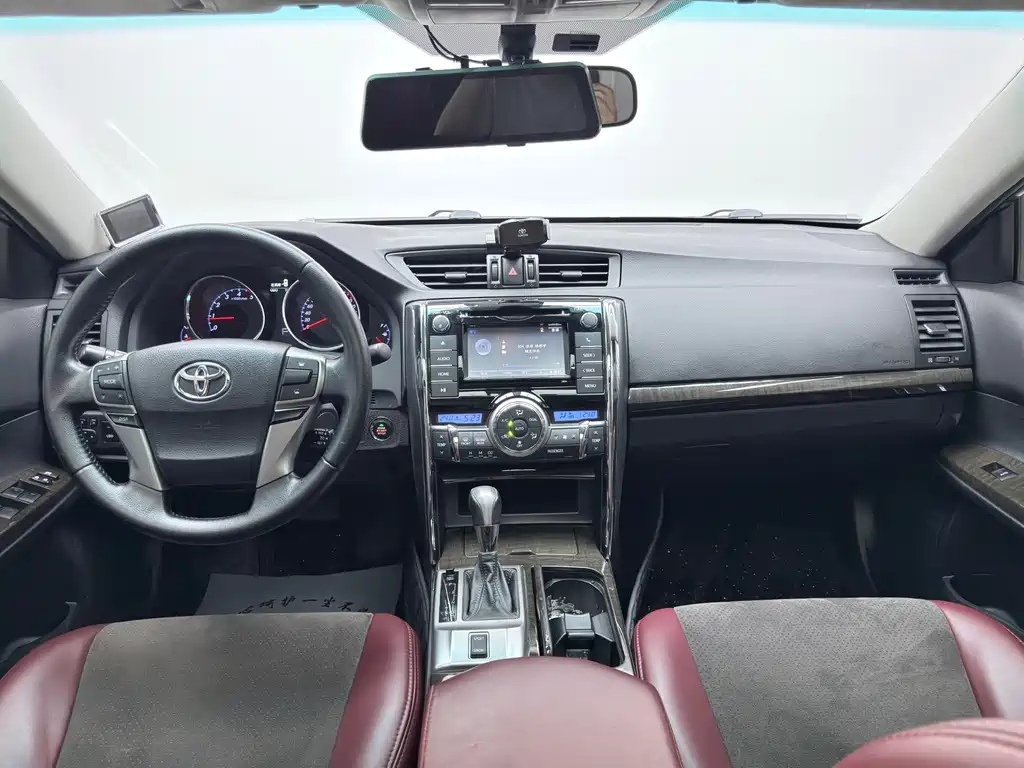 Toyota Reiz — миниатюра 5