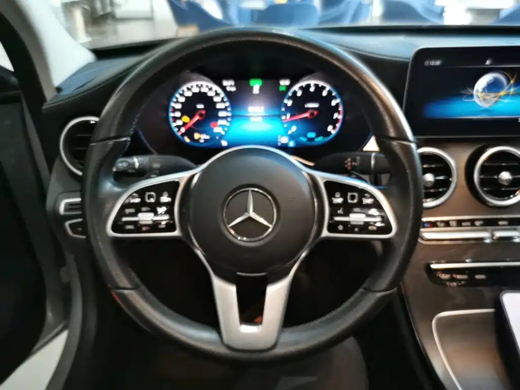 Mercedes-Benz C-Class — миниатюра 11