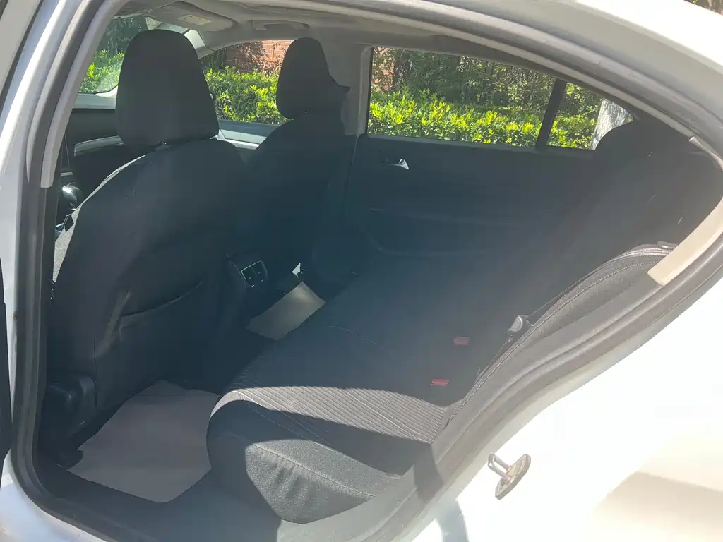 Peugeot 408 — миниатюра 8