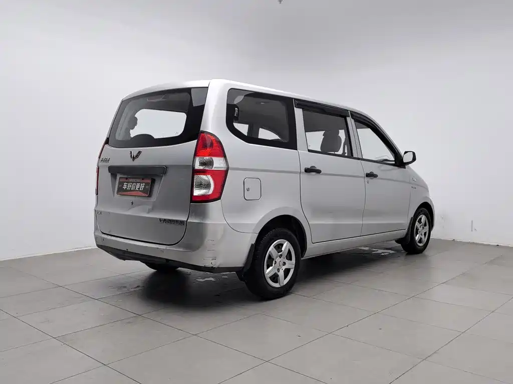 Wuling Hongguang — миниатюра 2