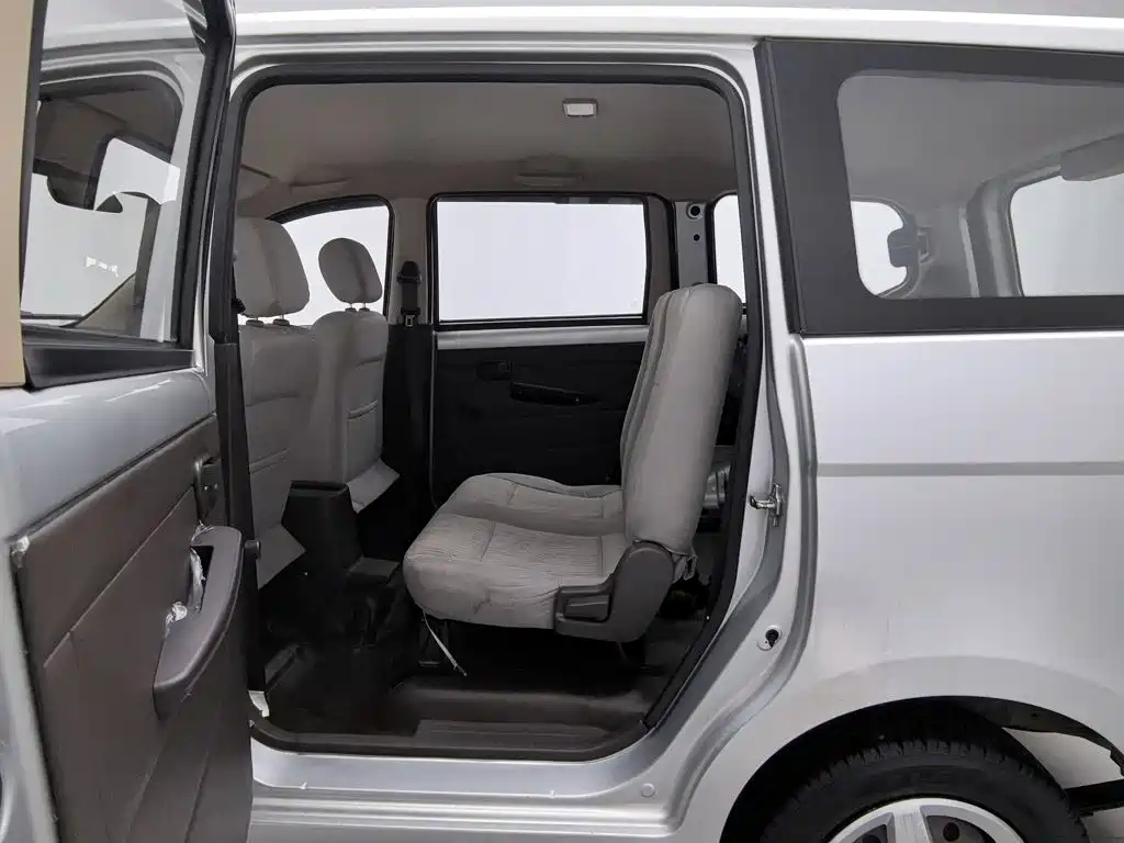 Wuling Hongguang — миниатюра 15