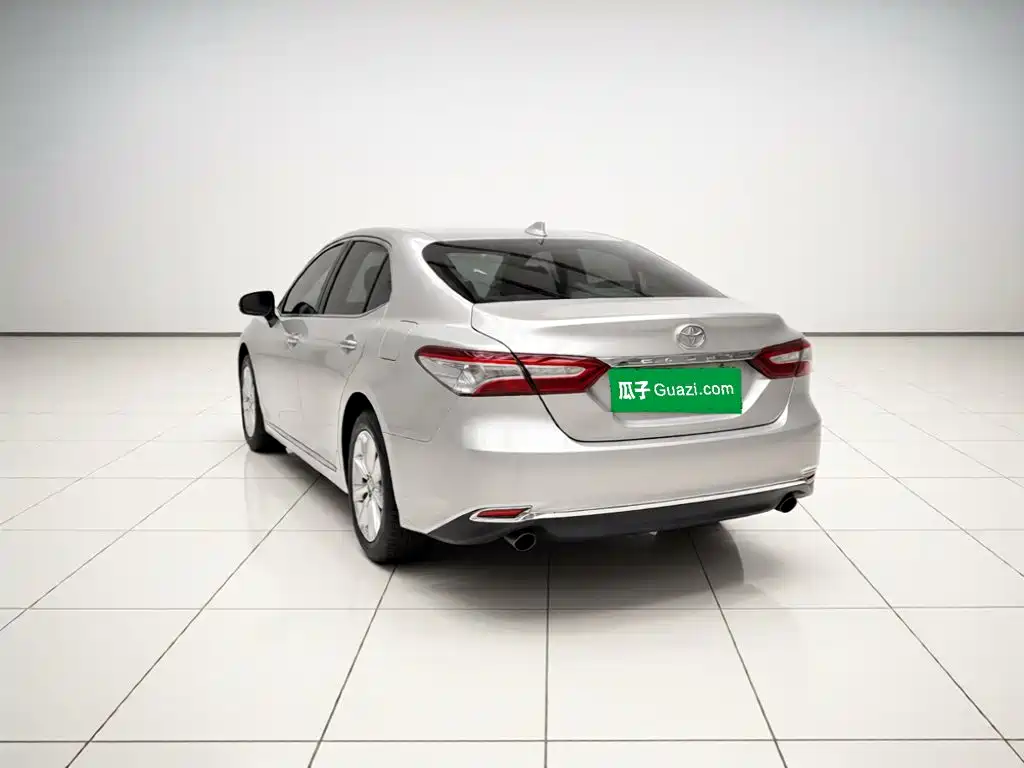 Toyota Camry — миниатюра 4