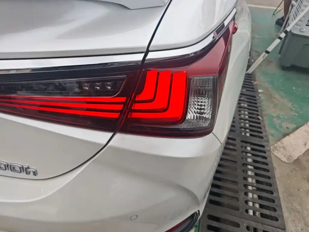 Lexus ES — миниатюра 8